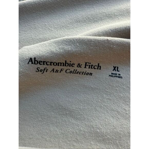Abercrombie & Fitch Soft Collection Cream Long-Sleeve Off-The-Shoulder Top - Picture 4 of 8